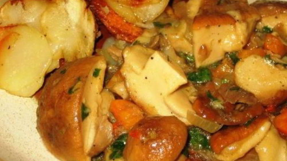 Как приготовить гуляш из белых грибов