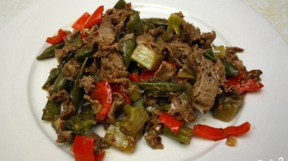 Как приготовить гуляш из говядины с овощами