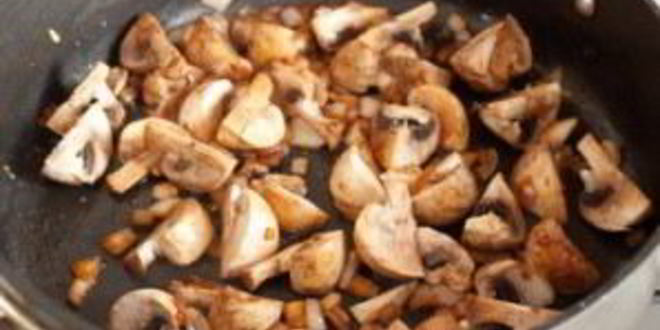 Рецепт гуляша из индейки с грибами