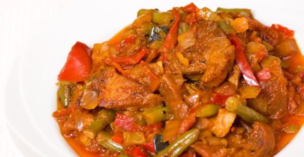 Рецепт суп с копчеными колбасками и зеленой капустой