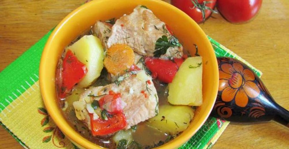 Рецепт гуляш из куриных грудок с болгарским перцем в мультиварке