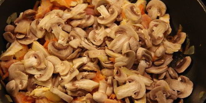 Рецепт картофельных ньокков с куриным филе и грибами