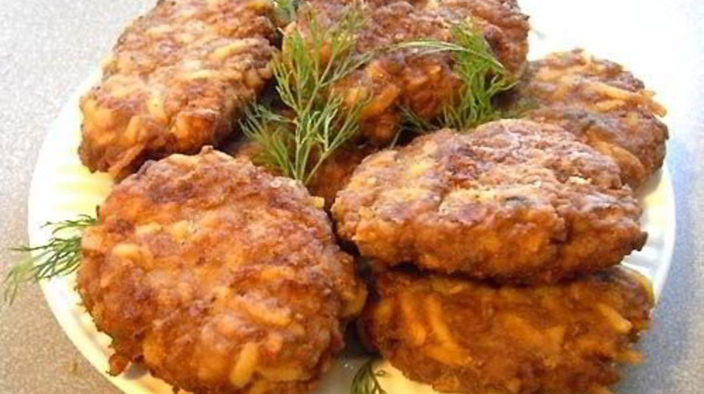 Как приготовить котлеты из фарша с рисом
