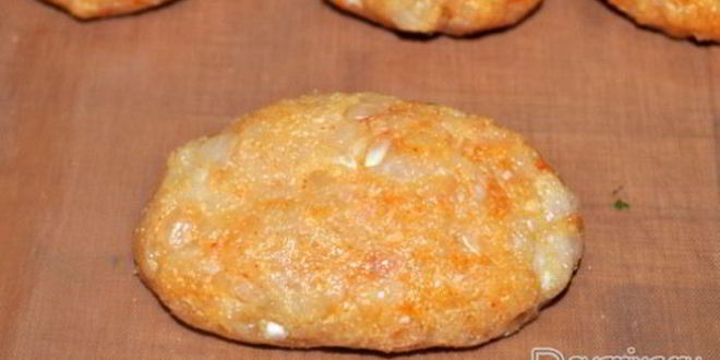 Рецепт куриных котлет с начинкой из сыра