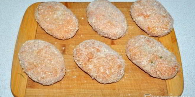 Рецепт куриных котлет с начинкой из сыра