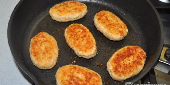 Рецепт куриных котлет с начинкой из сыра