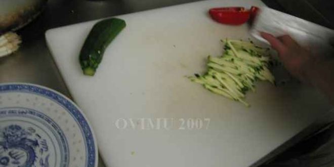 Рецепт лапши рисовой с овощами и креветками