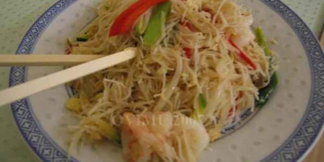 Рецепт лапши рисовой с овощами и креветками