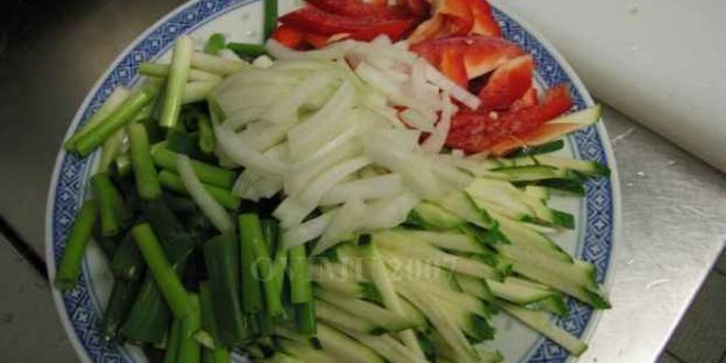 Рецепт лапши рисовой с овощами и креветками