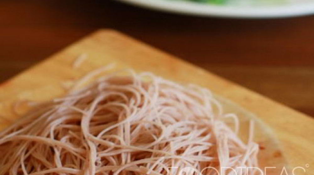 Как приготовить лапшу розовую из моркови