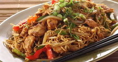 Рецепт Лапши с индейкой и овощами в кокосово-арахисовом соусе