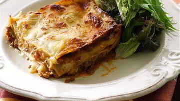 Рецепт Лазаний с соусом бешамель, марсалой, пармезаном и луком-шалот