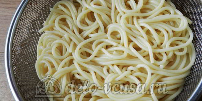 Рецепт макарон с томатным соусом и маслинами