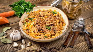 Рецепт Макарон с тушенкой в кастрюле