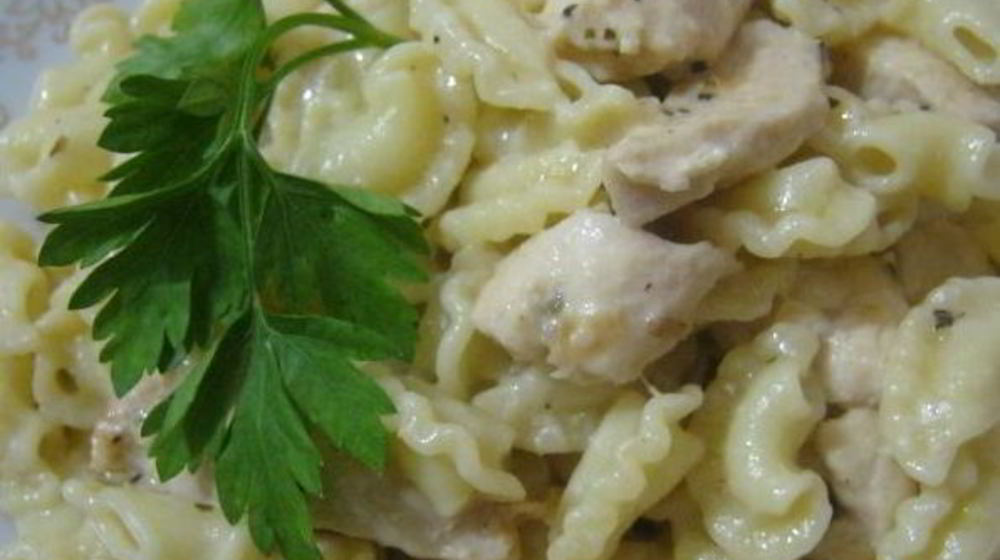 Как приготовить пасту с куриной грудкой под сливочным соусом