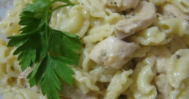 Рецепт Пасты с куриной грудкой под сливочным соусом
