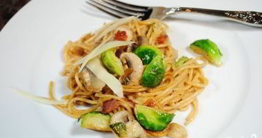 Рецепт Пасты с брюссельской капустой и беконом