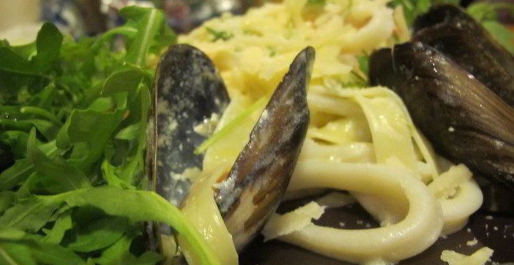 Рецепт запеченную пасту с сыром фета и креветками