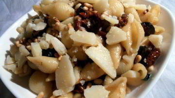 Рецепт Пасты с вялеными помидорами, маслинами и кедровыми орехами