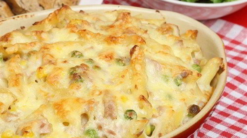 Как приготовить пенне, запеченные с пармезаном, сливками и прошутто