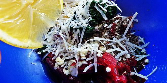 Рецепт свекольно-шпинатной пикантная паста