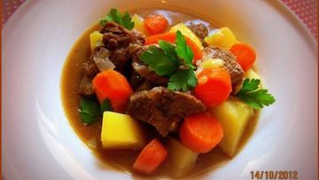 Рецепт Говядины с овощами тушеная в пиве