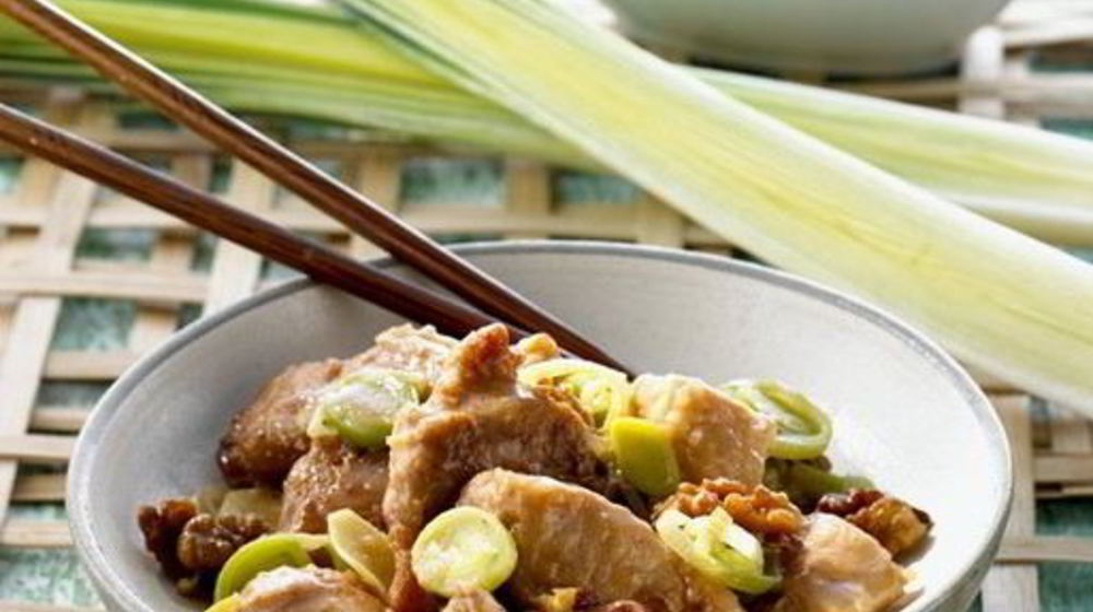 Как приготовить кантонскую курицу с имбирно-луковым соусом