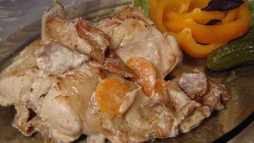 Рецепт Кролика в сметанной подливе с лисичками