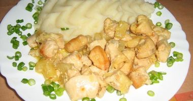 Рецепт Куриной грудки с ананасами и сыром в духовке