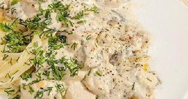 Рецепт Куриного филе с грибами в сырно-сливочном соусе