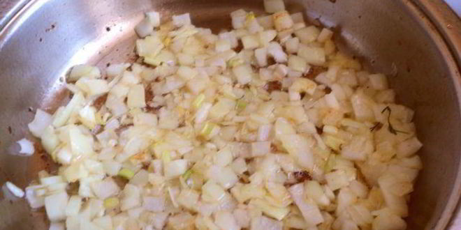 Рецепт курицы с рисом и грибами в горшочке