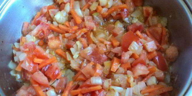 Рецепт курицы с рисом и грибами в горшочке