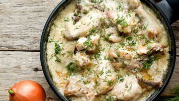 Рецепт Курицы в сливочно-луковом соусе