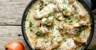 Рецепт Курицы в сливочно-луковом соусе