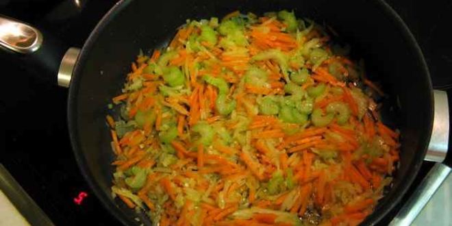 Рецепт курицы жареной с чечевицей в вине