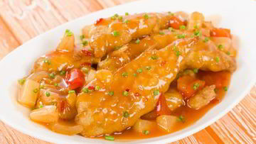 Рецепт Сочной курицы с ананасами в кисло-сладком соусе