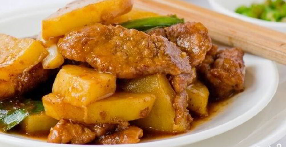 Рецепт свинину, запеченную с грибами помидорами и сыром