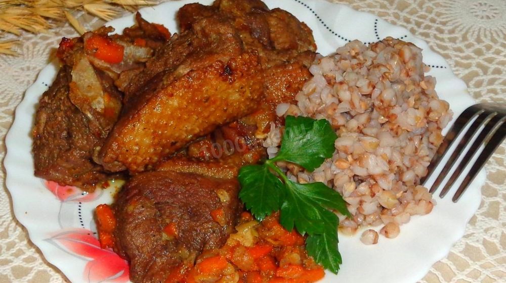 Как приготовить тушеную утку кусочками