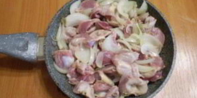 Рецепт тушеных куриных желудочков