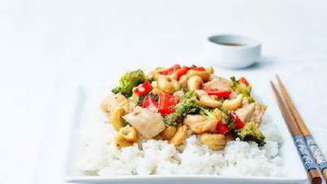 Рецепт Жареной курицы с овощами и орехами кешью