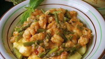 Рецепт Ньокков с креветками и спаржей