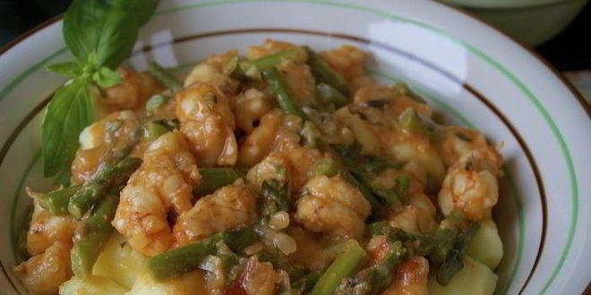 Рецепт ньокков с креветками и спаржей