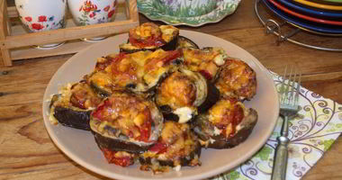 Рецепт Баклажанов, запеченных с помидорами и грибами