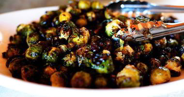 Рецепт Брюссельской капусты с бальзамическим уксусом и клюквой
