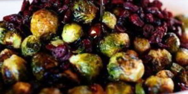 Рецепт брюссельской капусты с бальзамическим уксусом и клюквой