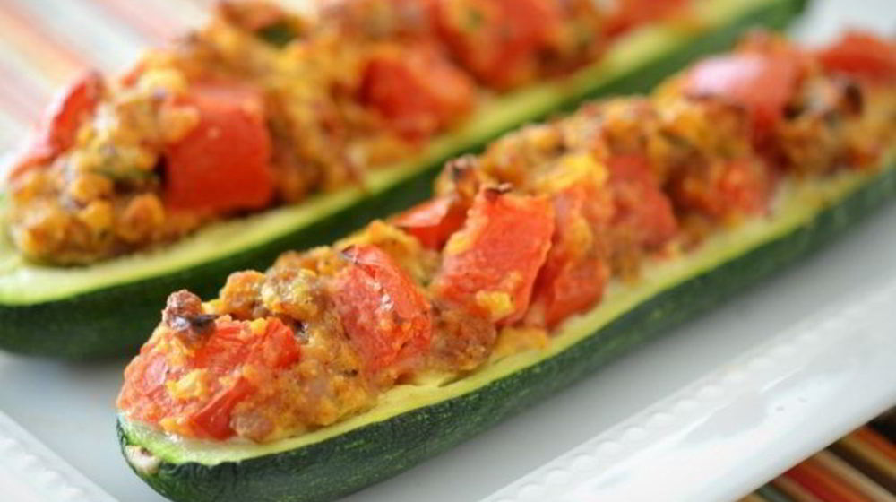 Как приготовить кабачки, фаршированные овощами и запеченные в духовке