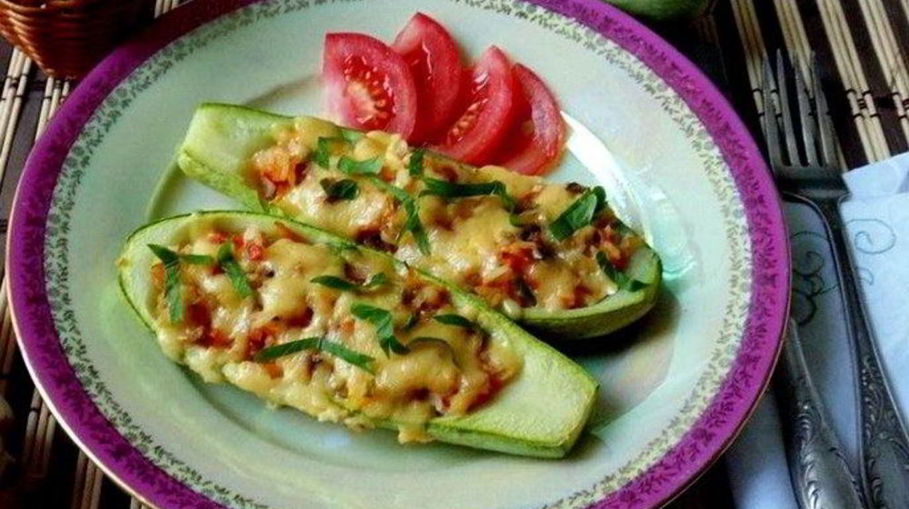 Как приготовить кабачки, фаршированные рисом и овощами