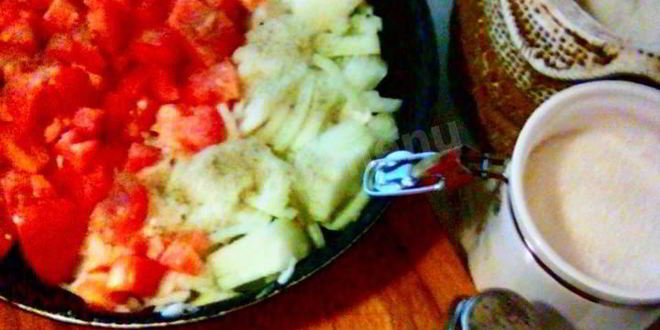 Рецепт кабачков тушеных с помидорами и луком