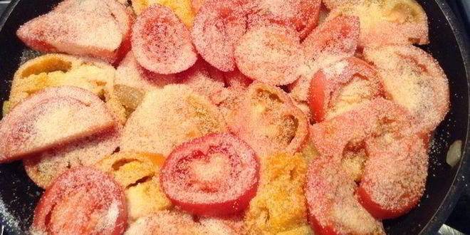 Рецепт кабачков, тушеных с помидорами и яйцом