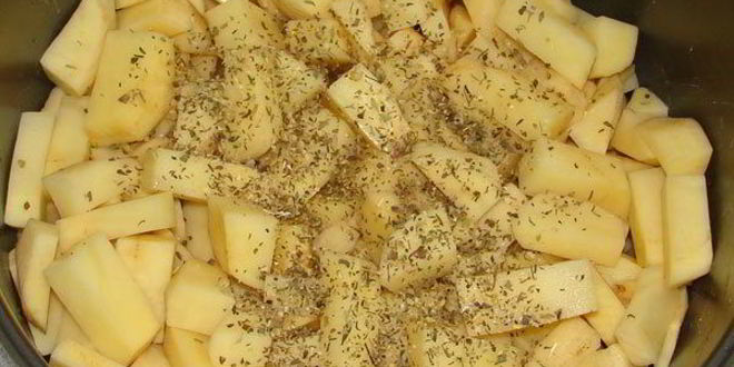 Рецепт картофеля с тушеной говядиной в мультиварке